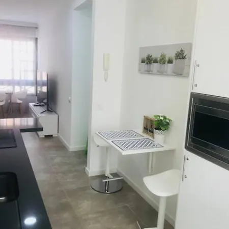 Modern Renovated 2 Bdrm - Canteras Apartment