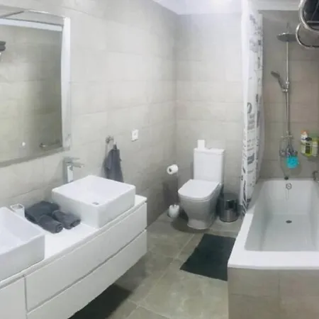 Modern Renovated 2 Bdrm - Canteras Apartment
