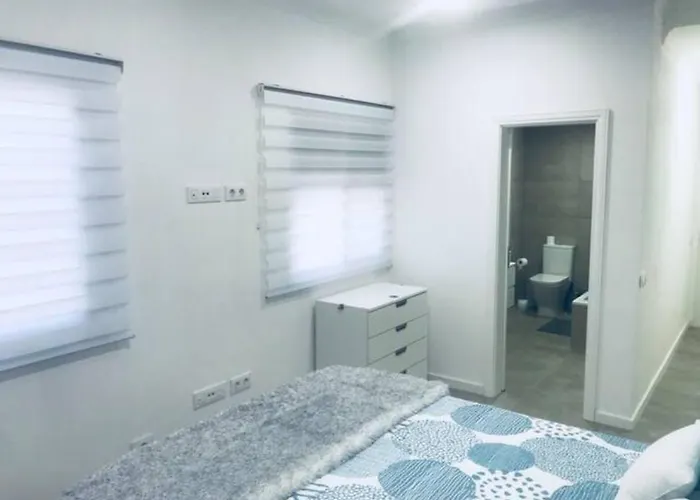 Modern Renovated 2 Bdrm - Canteras *